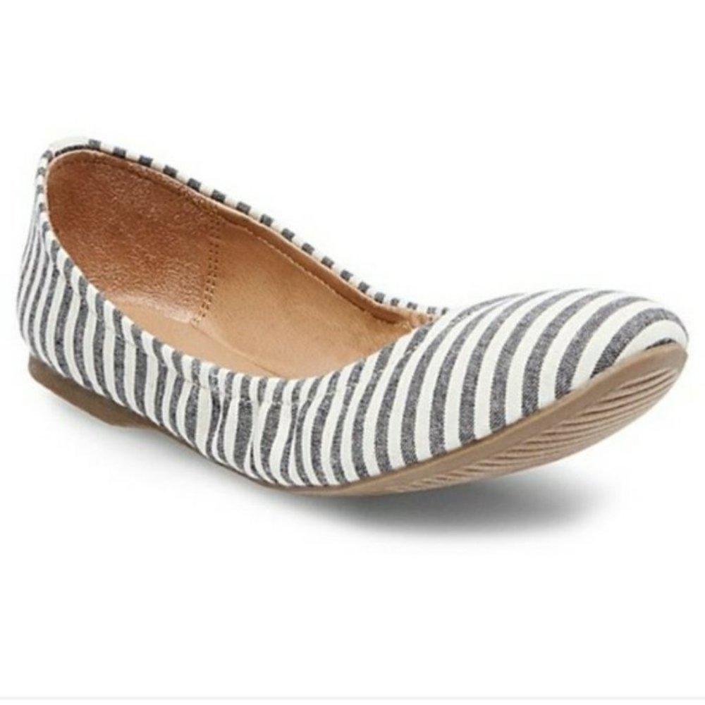 Women's Mossimo Supply Co. Ona Scrunch Ballet Flats - Striped, Size 8 Wide